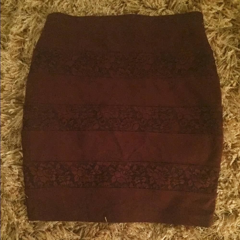 BURGUNDY LACE ACCENT BODYCON PENCIL SKIRT